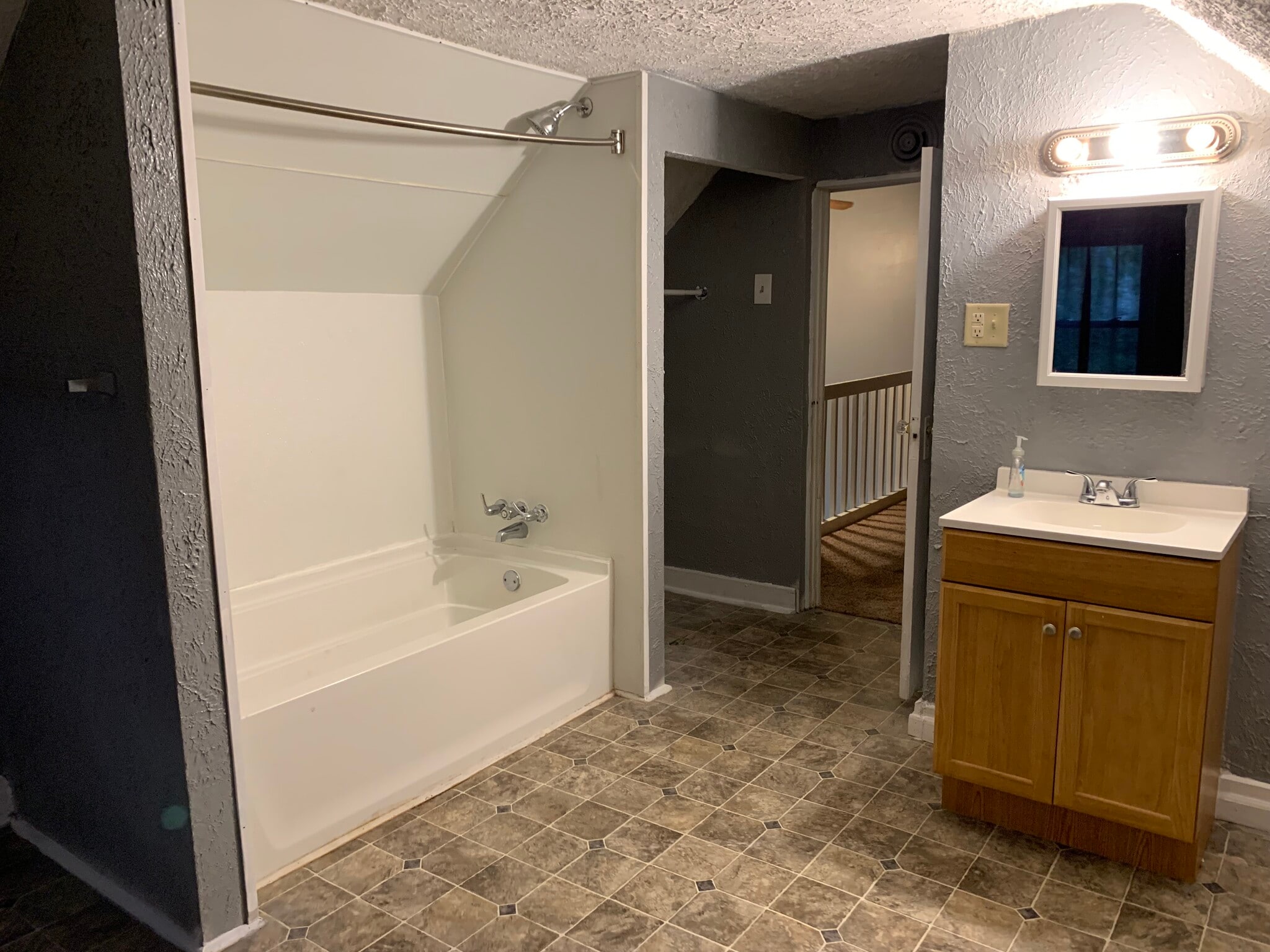 Upstairs Bathroom - 659 5th St