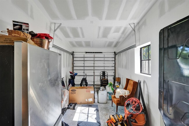 Building Photo - 807 SW 18th St