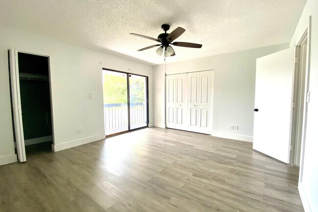 Building Photo - 4104 Inlet Cir