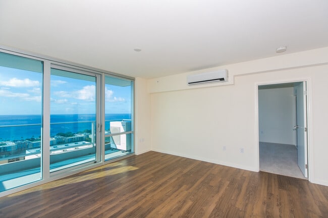 Building Photo - 1391 Kapiolani Blvd