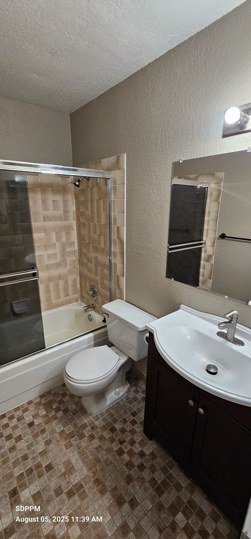 Building Photo - HILLCREST - SAN DIEGO - Nice 2 Bedroom / 2...