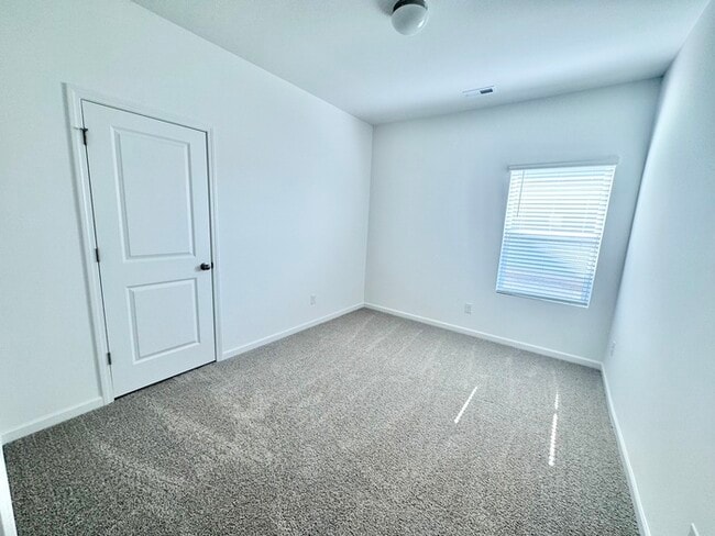 Building Photo - New 3 br 2.5 ba home in Kensington community China Grove