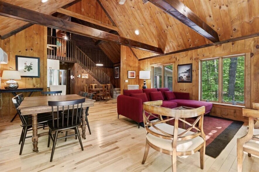 Building Photo - 46 Christmas Tree Ln