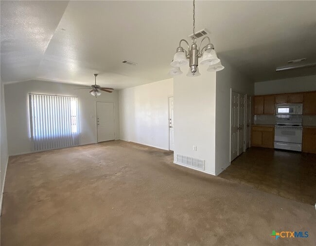 Building Photo - 2802 Ashley Dr