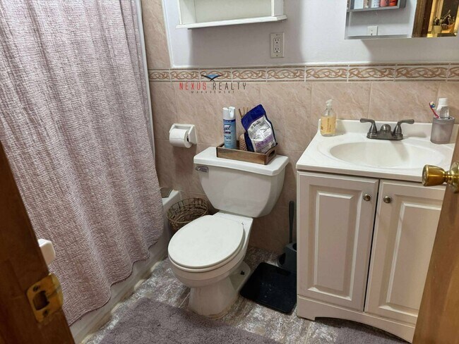 Building Photo - 21-12 29th St