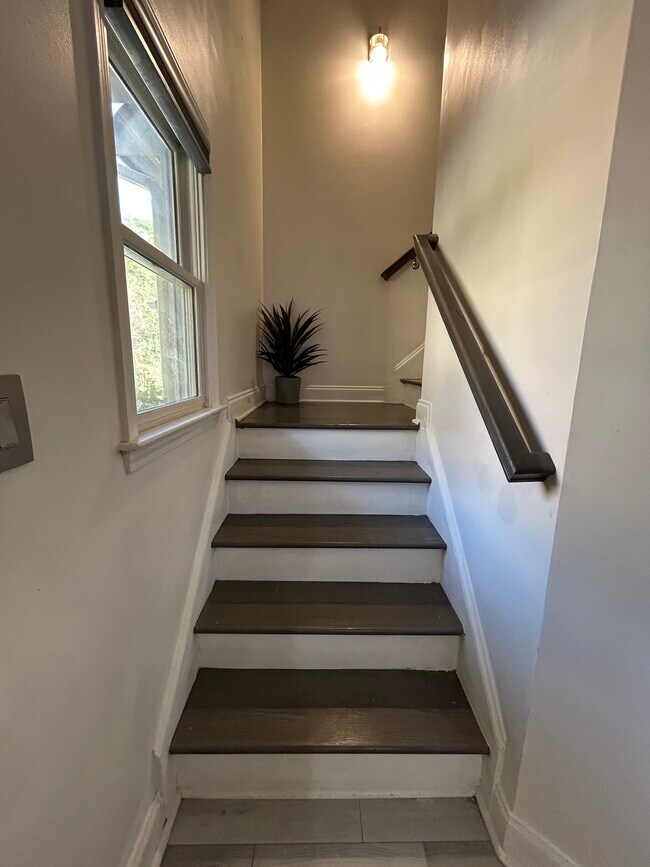 Building Photo - 2535 Village Creek Landing SE