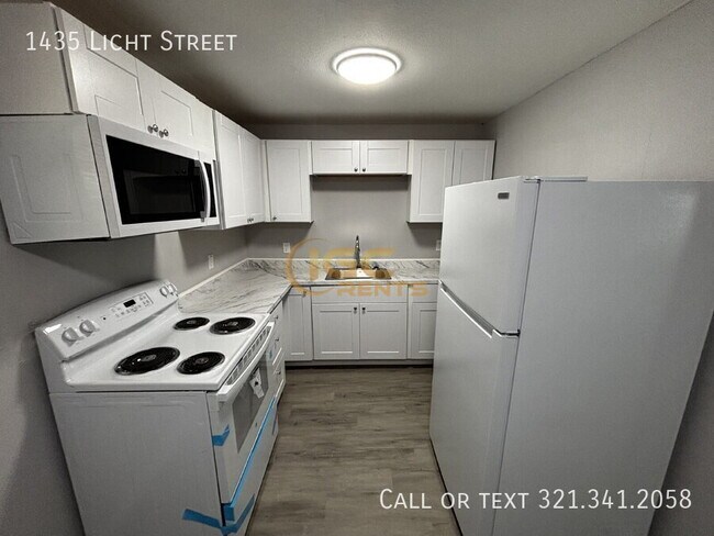 Building Photo - 1435 Licht St