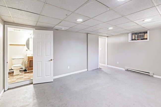 Building Photo - 3 bedroom, 2 bath home in North Wilmington