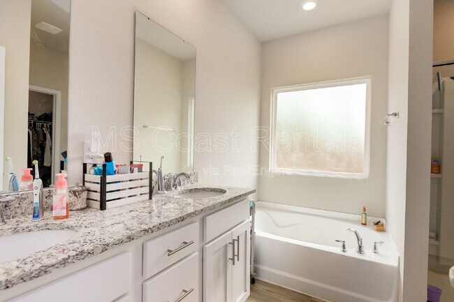 Building Photo - 5702 Overland Dr