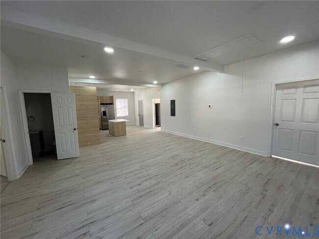 Building Photo - 10351 Greenwood Rd