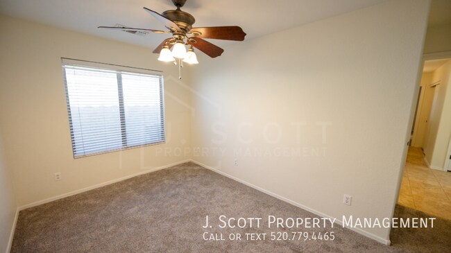 Building Photo - 1289 N Balboa Dr