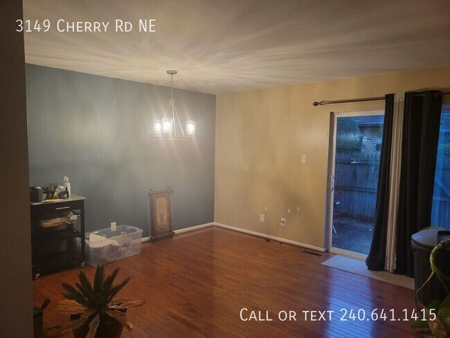 Building Photo - 3149 Cherry Rd NE
