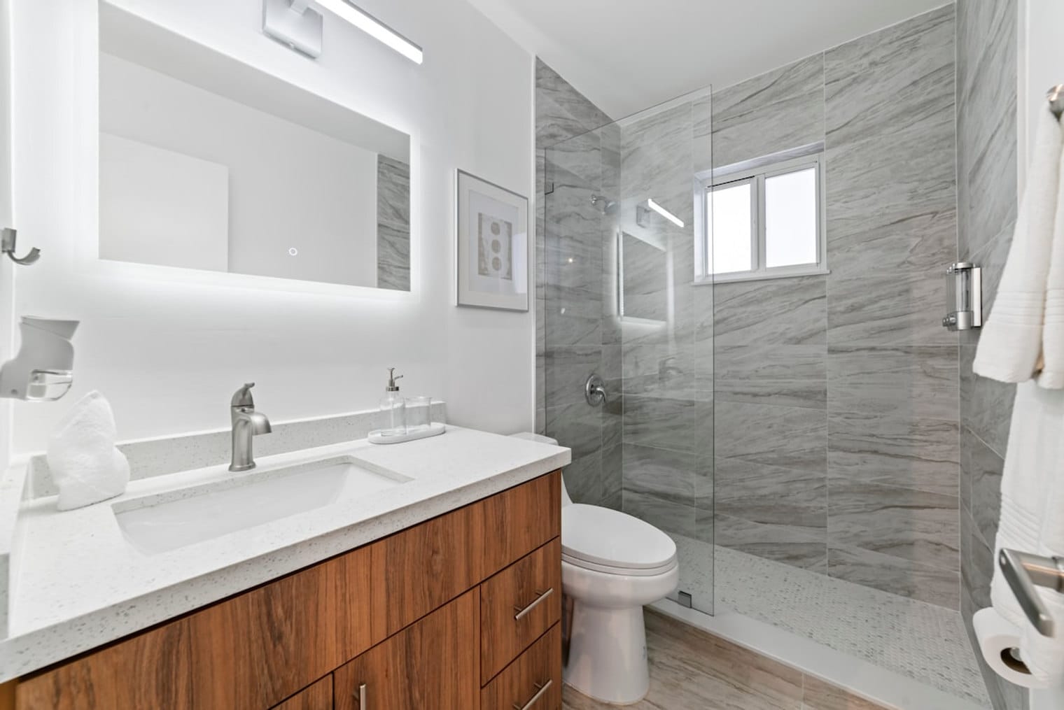 Building Photo - 2776 W 71st Pl