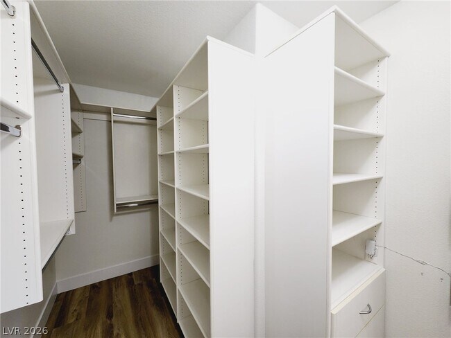 Building Photo - 7445 Calzado Dr