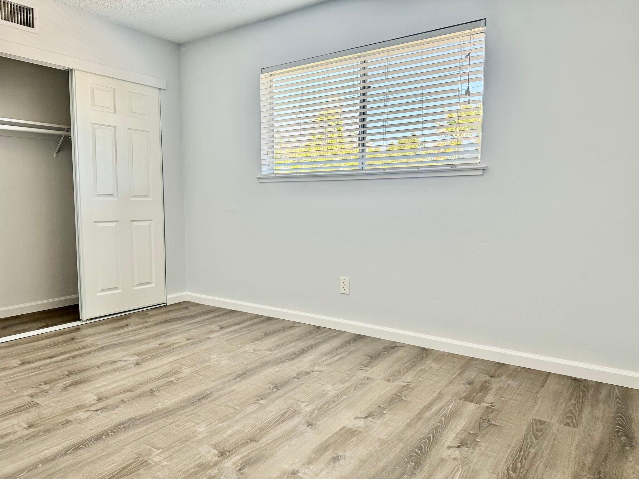 Building Photo - 4549 Greenholme Dr