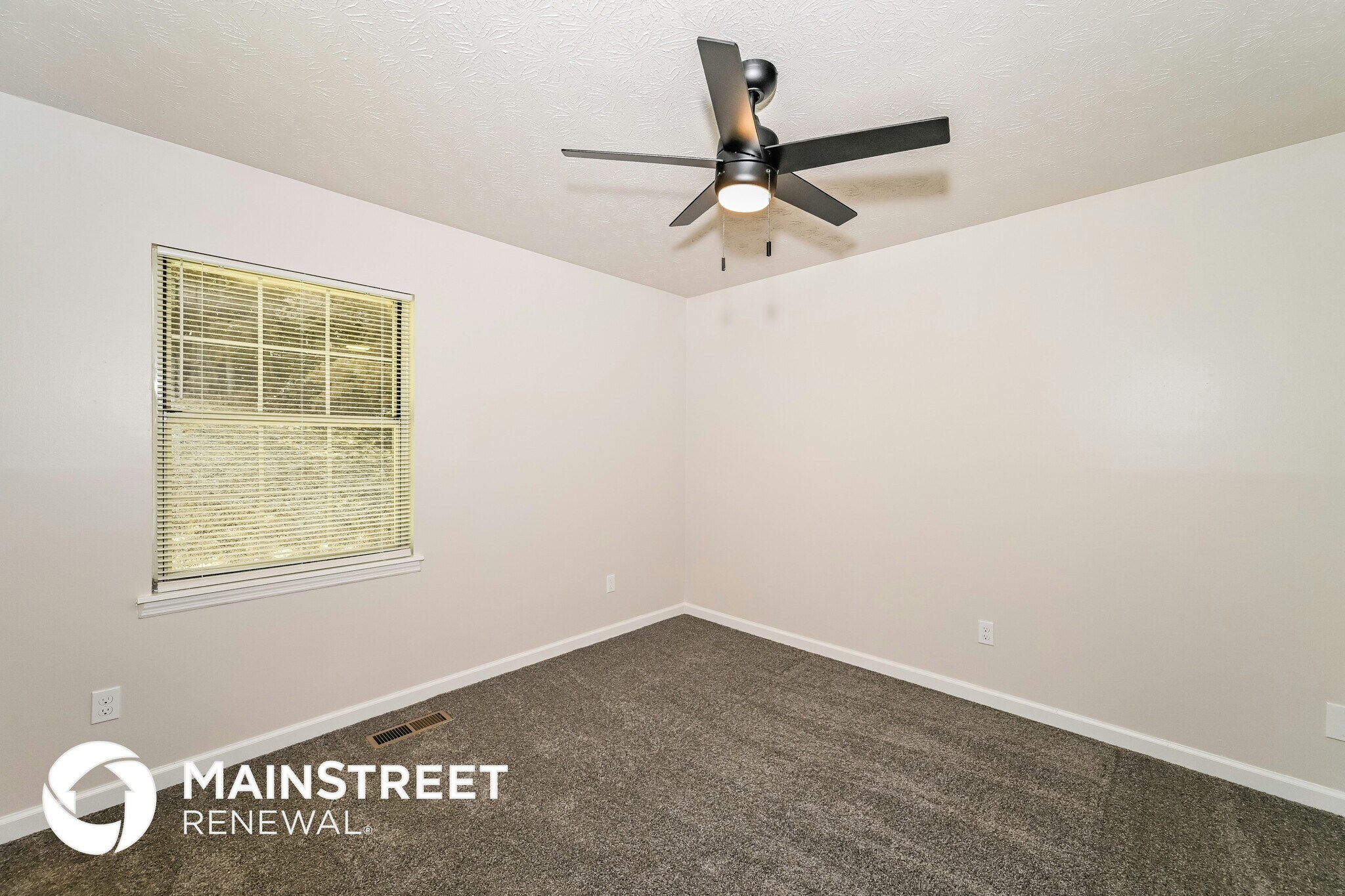 Building Photo - 6704 Bay Cir Dr