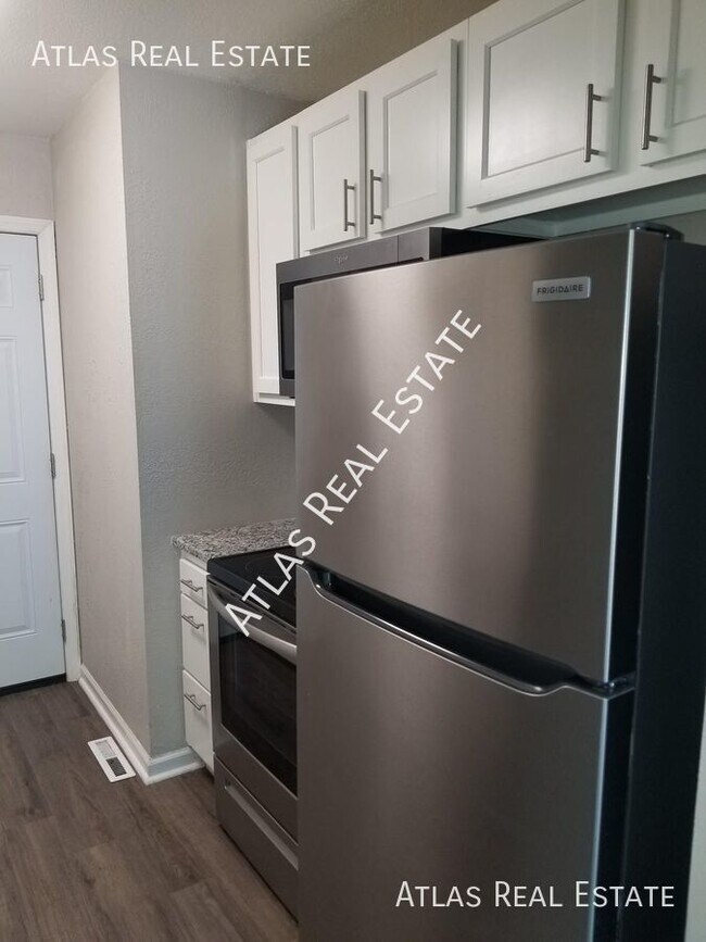 Building Photo - 9414-9416 E 14th Street S - 9416