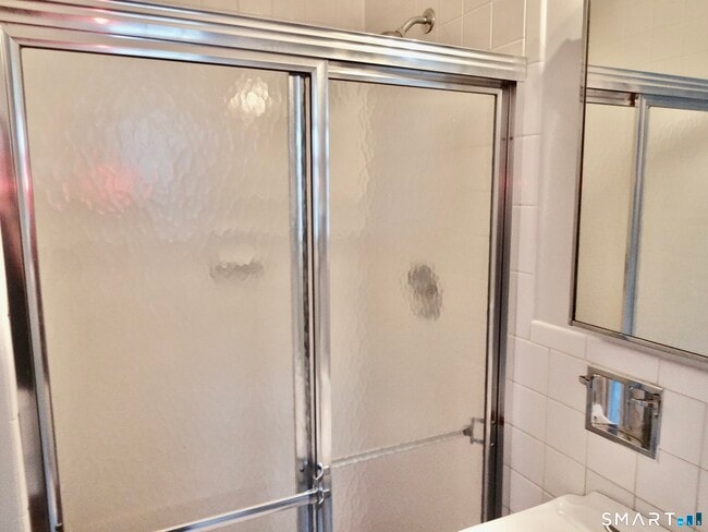 Building Photo - 245 Unquowa Rd