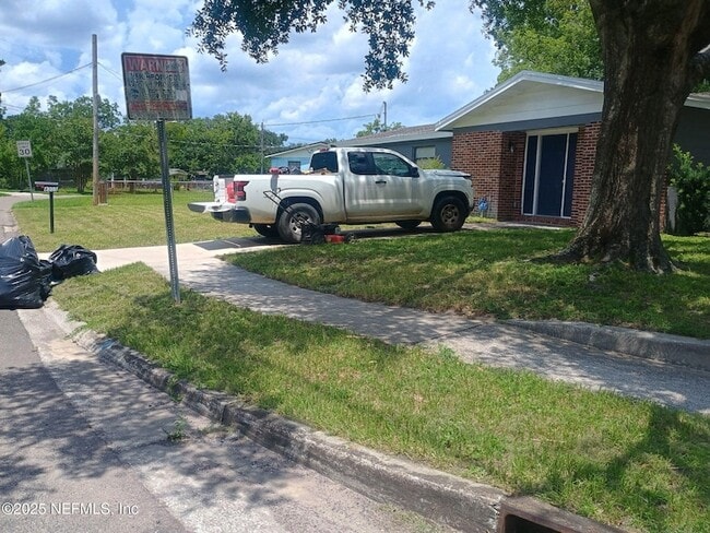 Building Photo - 4305 Bessie Cir W