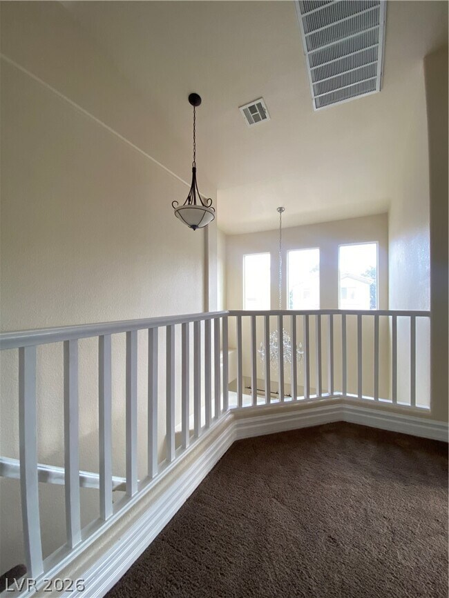 Building Photo - 175 Real Long Way