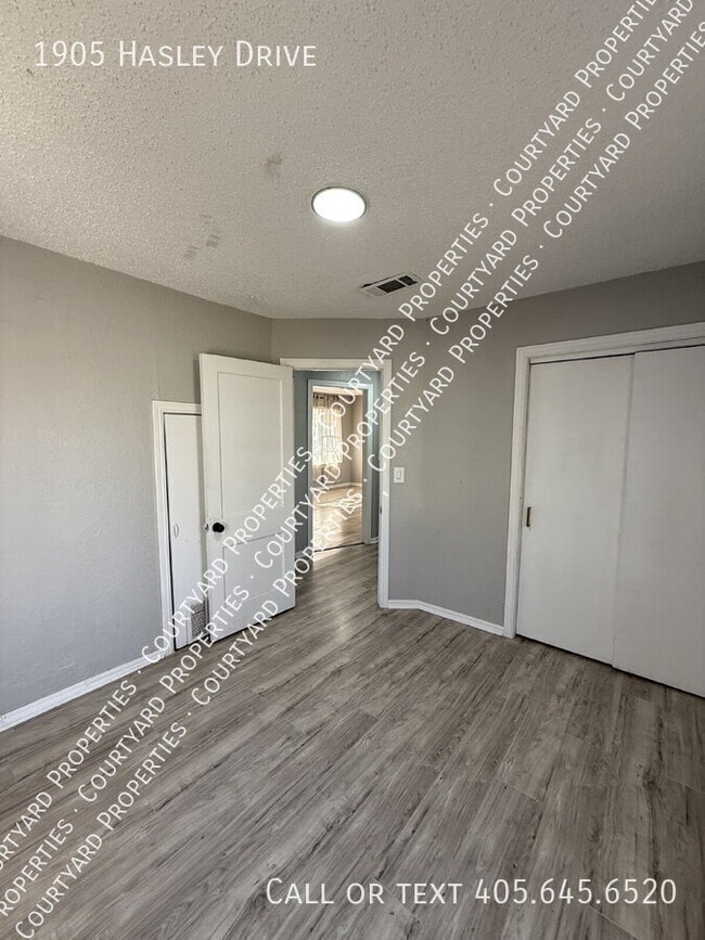 Building Photo - 1905 Hasley Dr