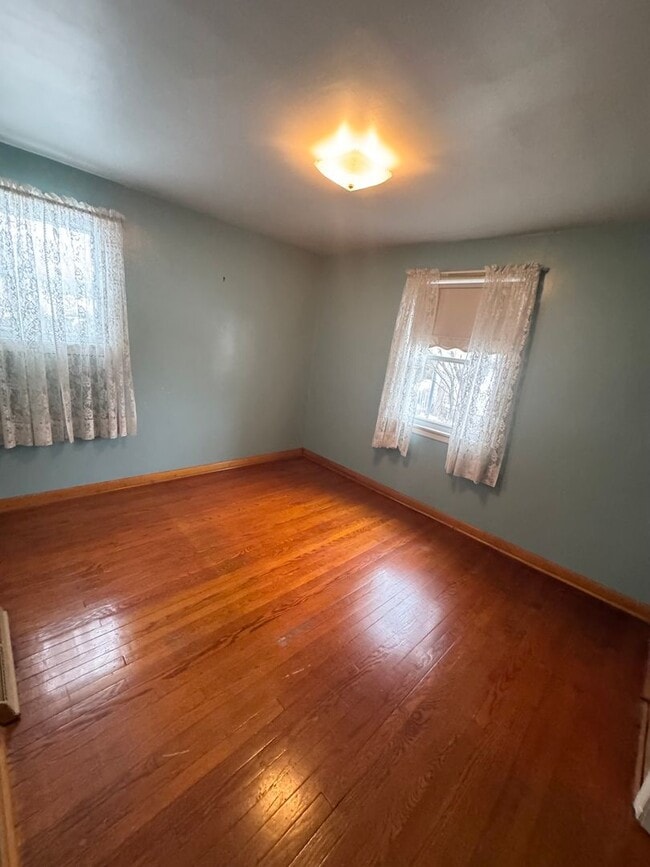 Building Photo - 3 Bedroom 1.5 Bath Rental Rome NY