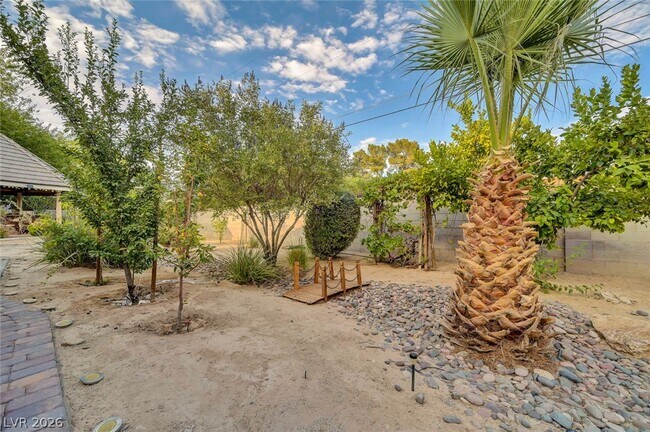 Building Photo - 7258 Loma Alta Cir