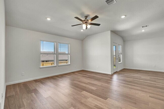 Building Photo - 1718 San Jacinto Dr