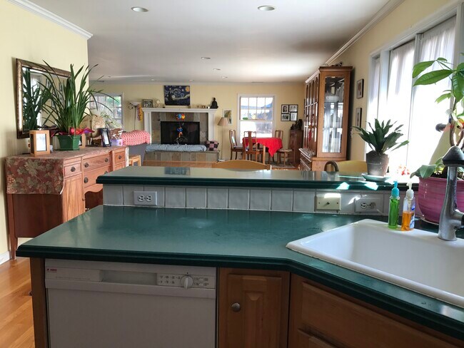 Building Photo - 16388 Los Gatos Almaden Rd