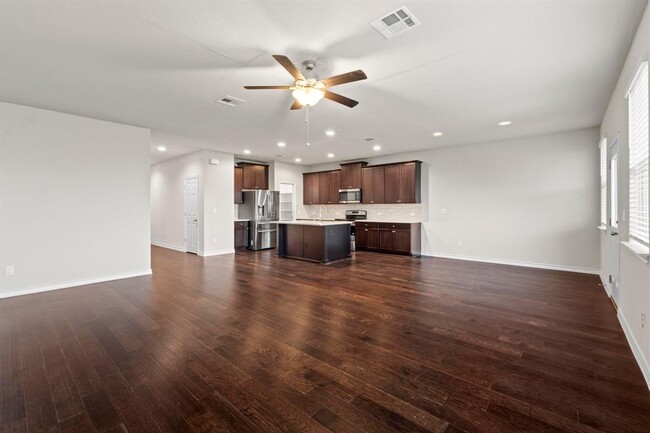 Building Photo - 277 Magna Ln