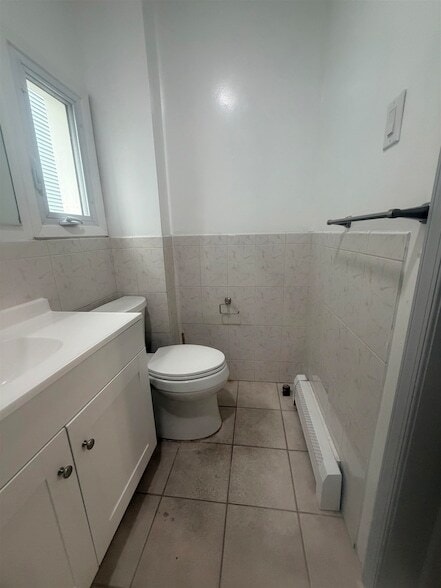 Building Photo - 124 Winfield Ave