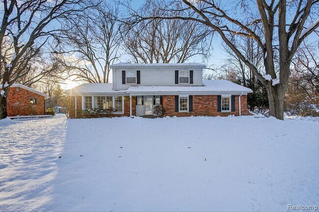 Building Photo - 126 Orchardale Dr