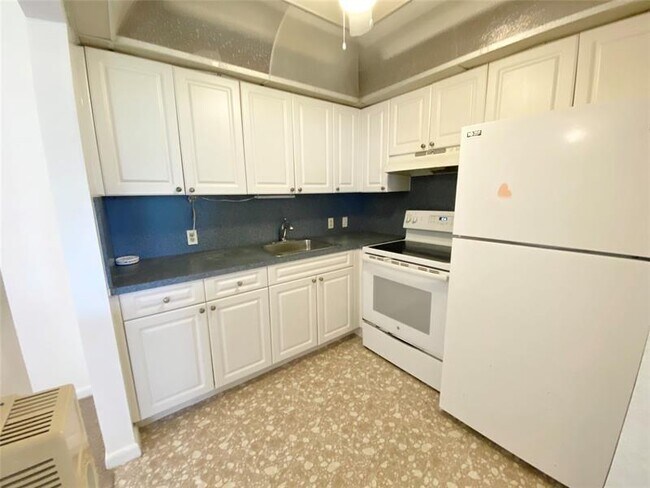 Building Photo - 149 Mansfield D