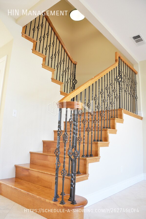 Building Photo - 3599 Gilman Common