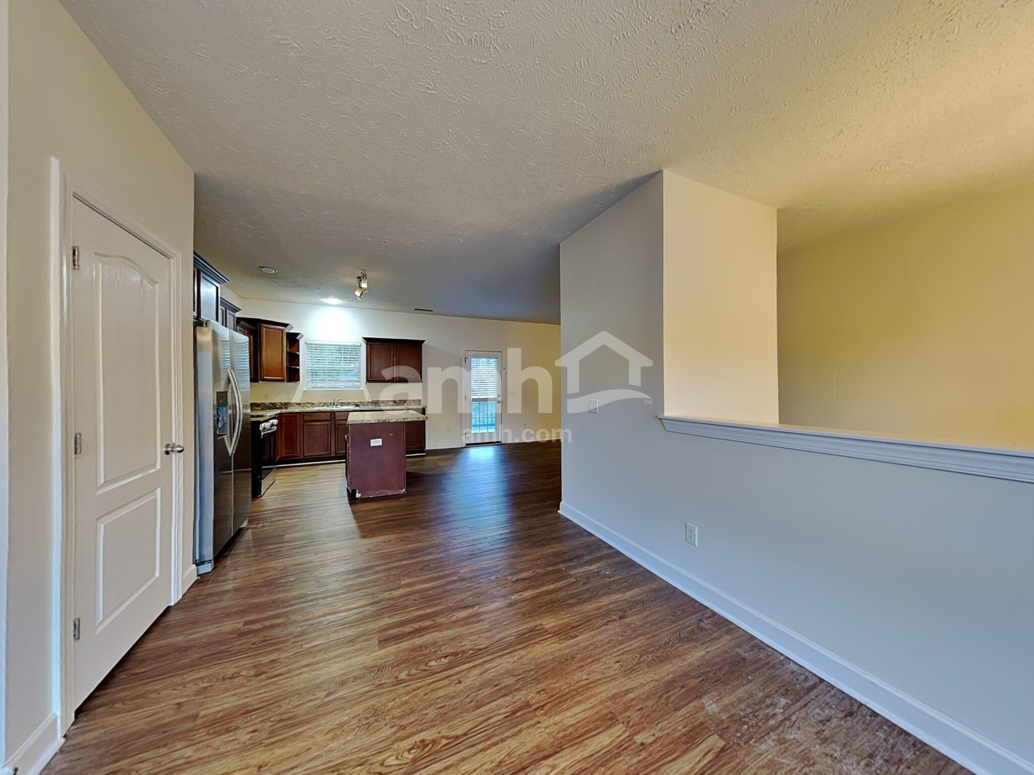 Building Photo - 1409 Napa Pt W