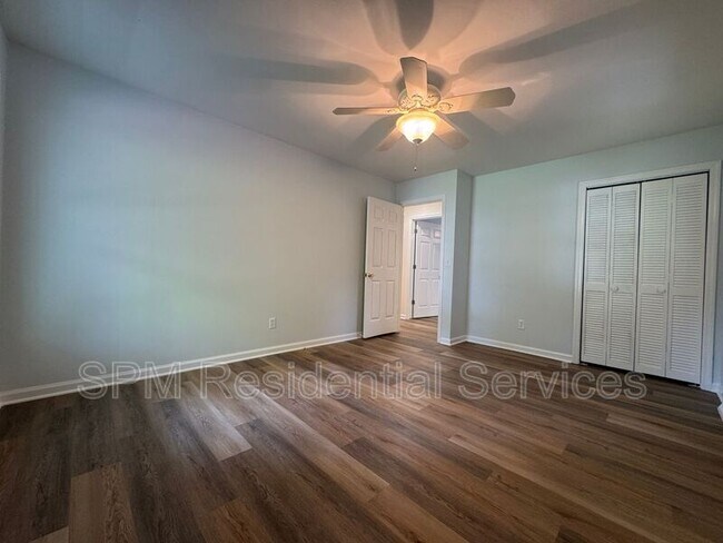 Building Photo - 542 Aquarius Dr