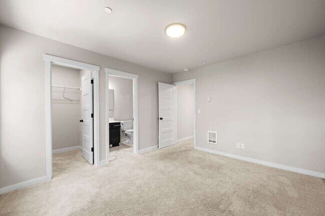 Building Photo - 13717 Admiralty Way