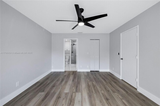 Building Photo - 618 Woodgate Cir