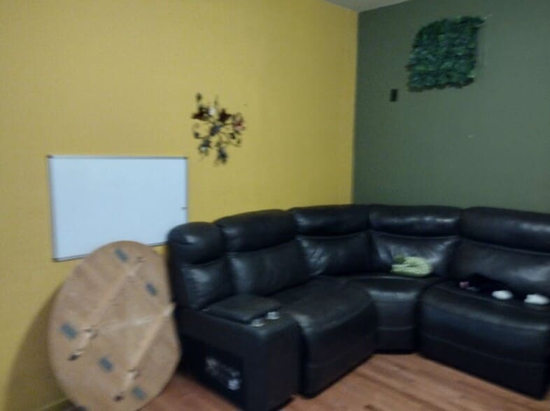 Building Photo - BENZIGER AVENUE