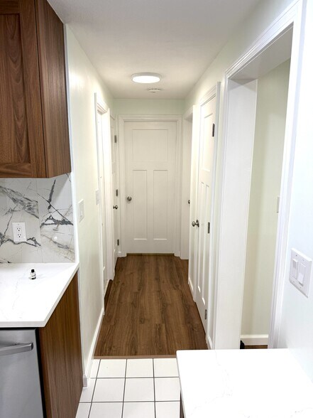 Building Photo - 15 Spencer Rd