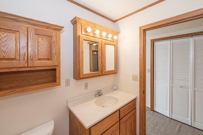 Building Photo - 90 Riggs Dr