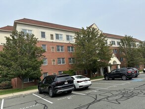 Building Photo - 20 Heaths Ct