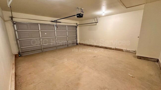 Building Photo - 11419 N University Ave