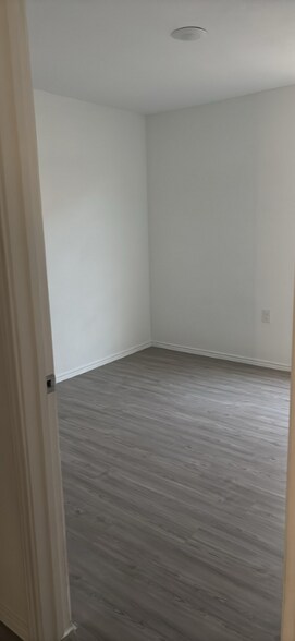 Building Photo - 10239 Asta Trl