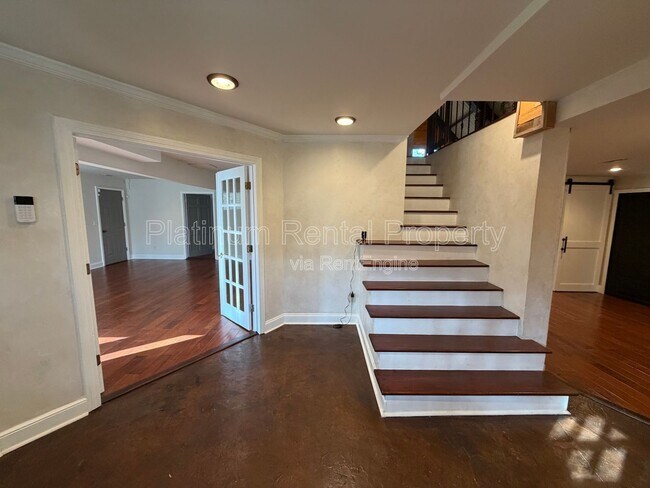 Building Photo - 835 Timber Lake Trail