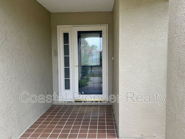 Building Photo - 1310 Lakehurst Way