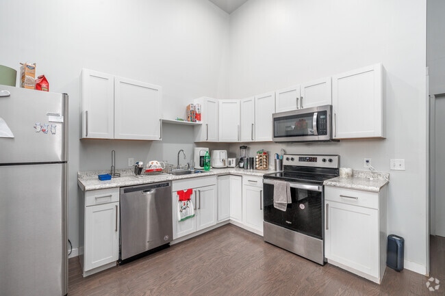 2BR, 1BA - 780SF - Kitchen - The Miller