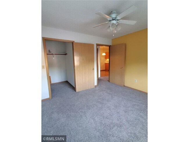 Building Photo - 560-580 Spring St