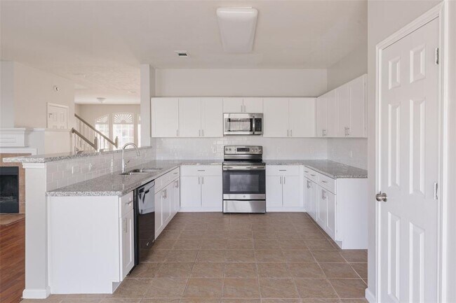 Building Photo - 16530 Cypress Bridge Dr