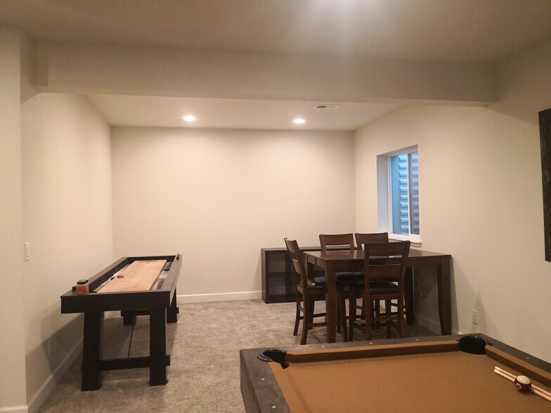 Building Photo - 12989 Ventana St